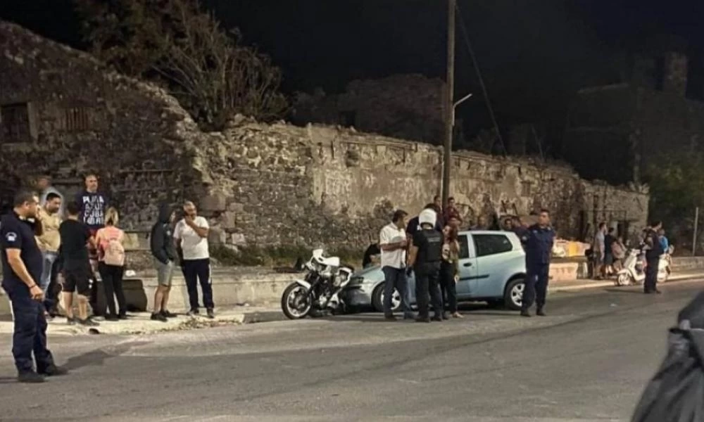 Αυτοκίνητο έπεσε σε συγκεντρωμένους διαδηλωτές στην Μυτιλήνη